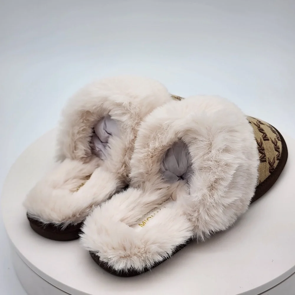 NEW - Michael Kors Tula Scuff Women's Faux Fur Logo Slide House Shoes - Size 6